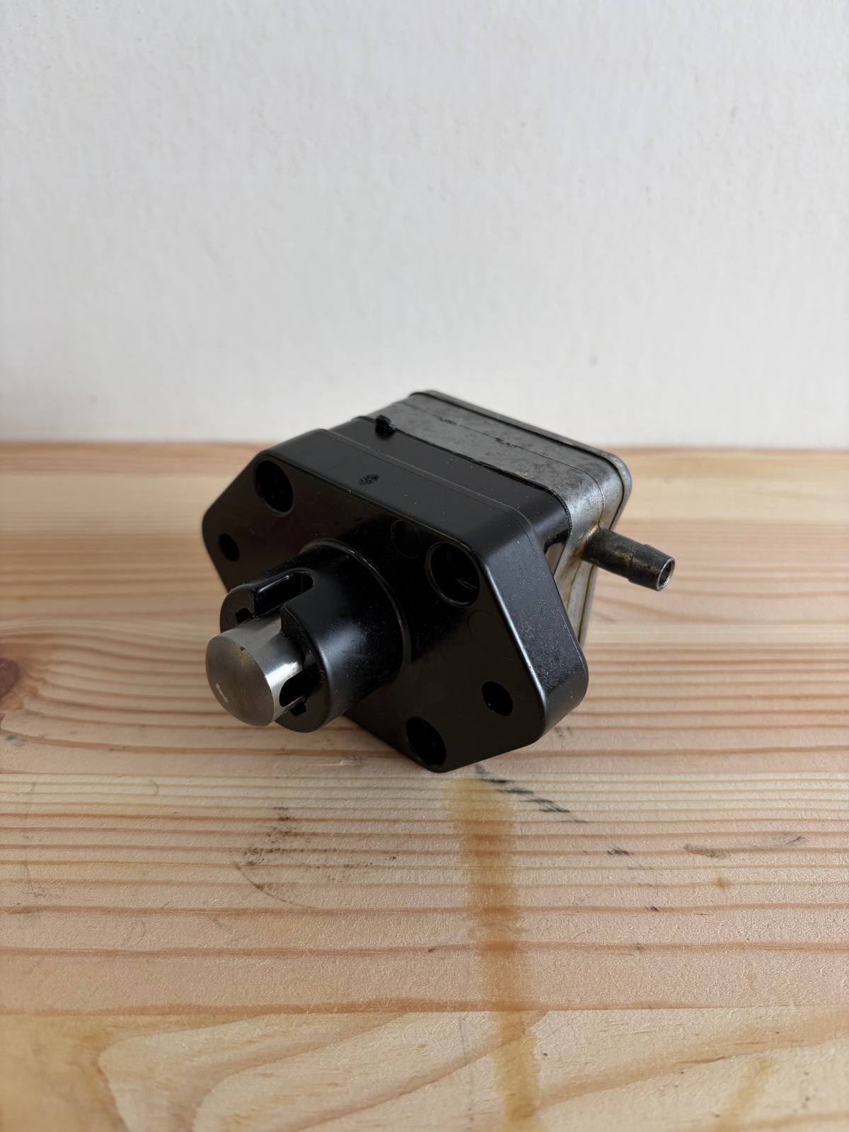 Bränslepump Yamaha F80/F100 & Mercury 75/90 67F-24410-00-00 / 804249T1 – bild 2
