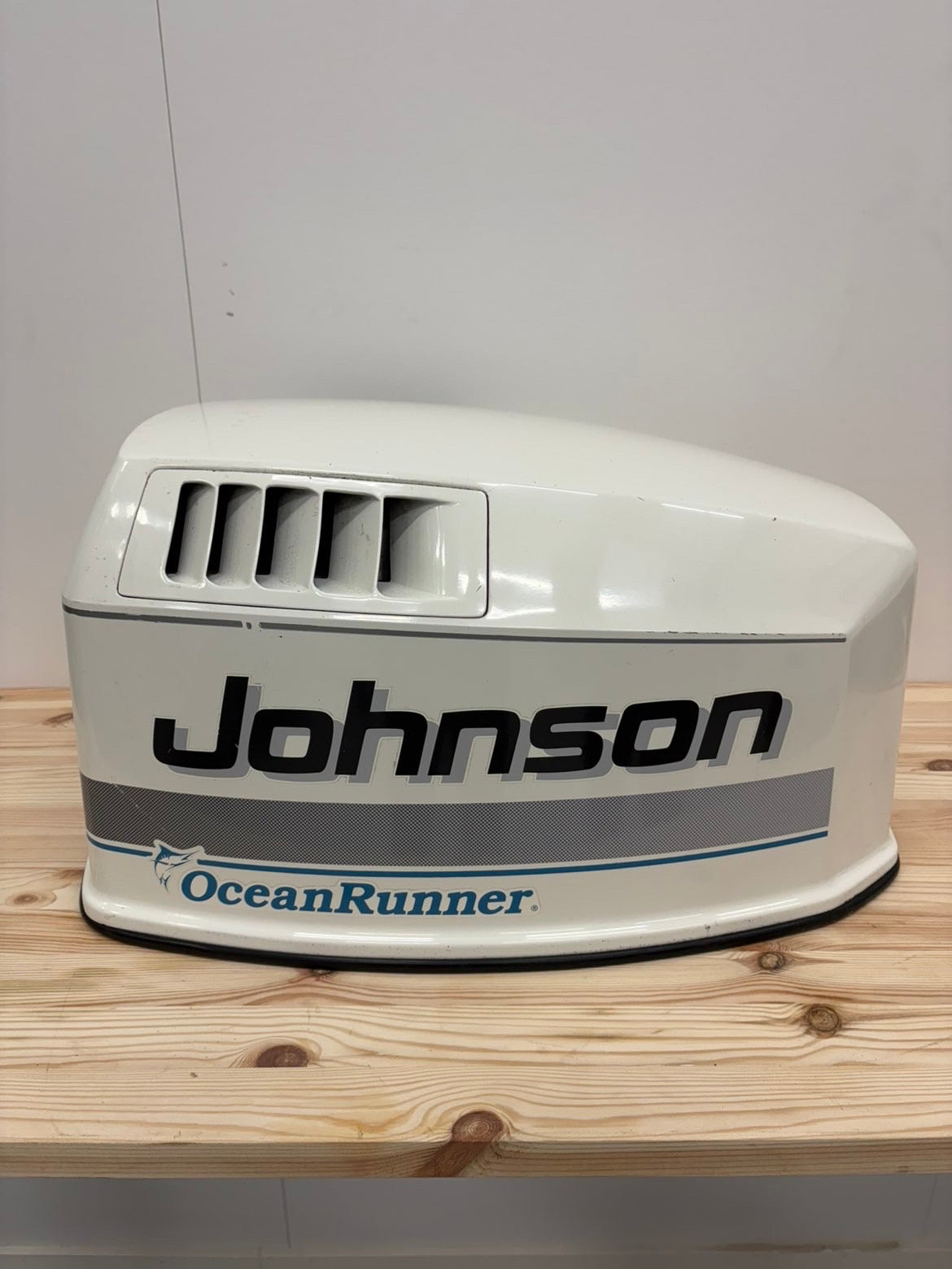 Motorkåpa Johnson OceanRunner 115 V4 0438843 – bild 1