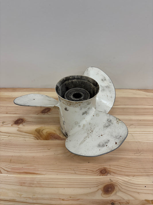 Propeller Yamaha F80/F90/F100 m.fl. 13 1/4 x 16 6E5-45945-01 – bild 1