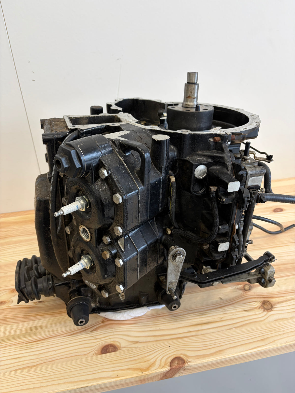 Motorblock Johnson 115 OceanRunner 1998 V4 – bild 1