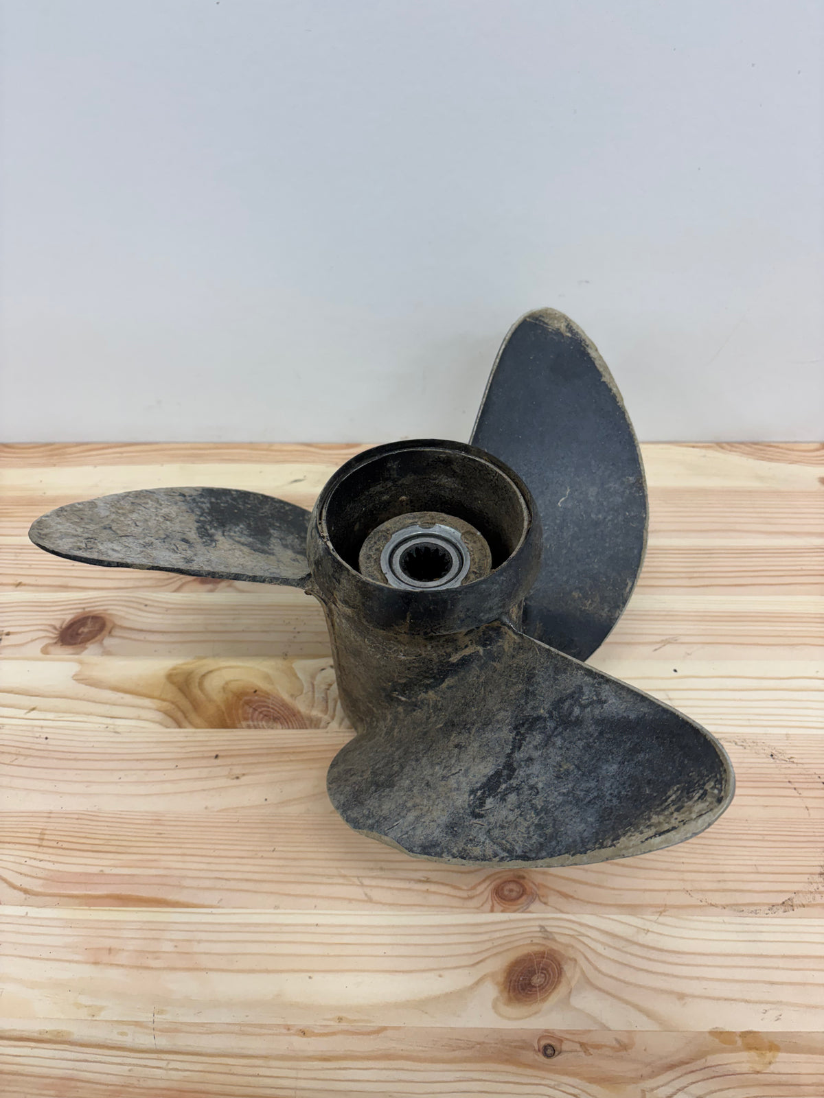 Propeller Johnson/Evinrude 90/115/140 m.fl. 14 x 17 (bra skick) – bild 1
