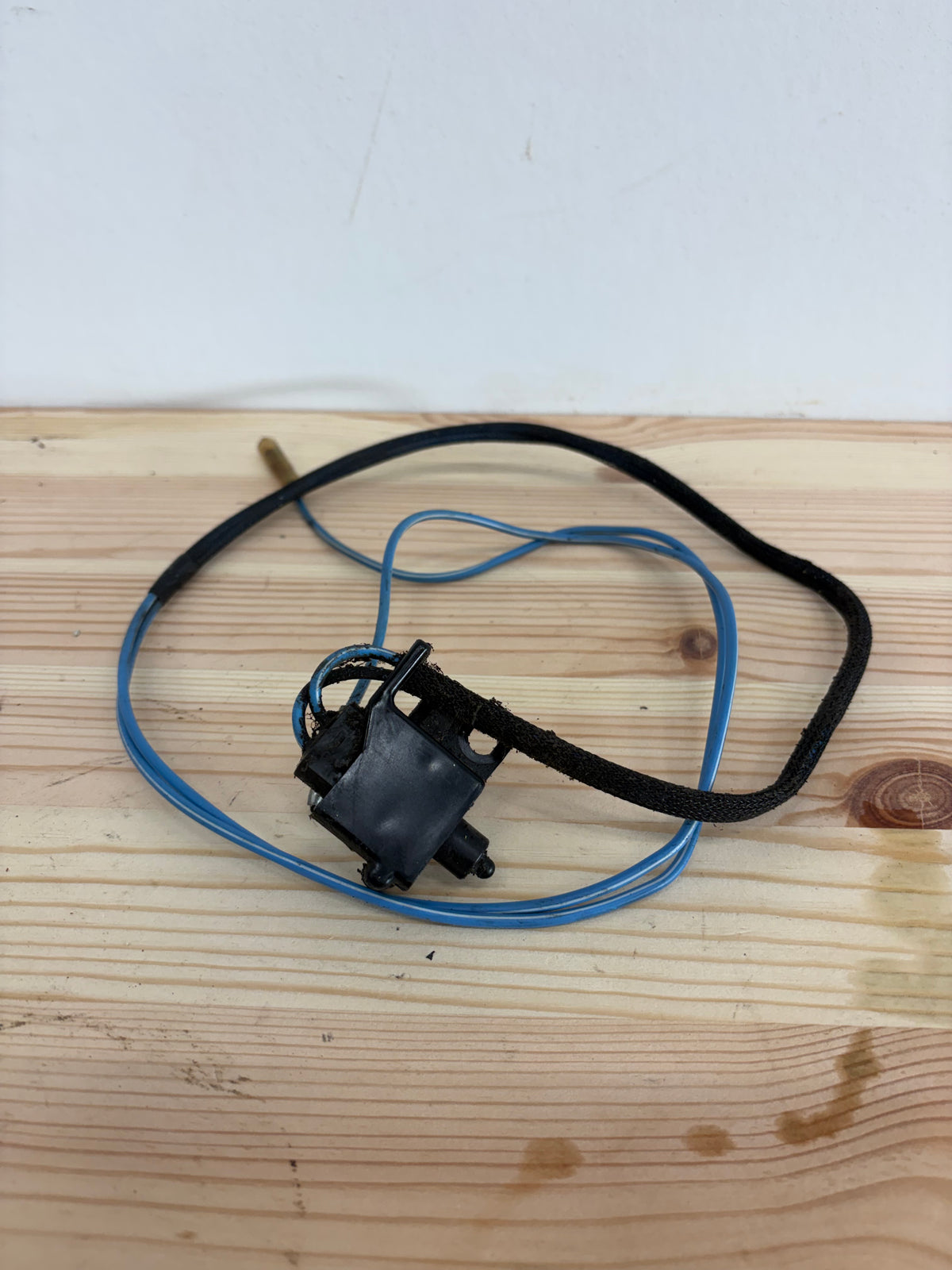 Tiltbegränsningsbrytare Johnson/Evinrude 115 0585141 – bild 1