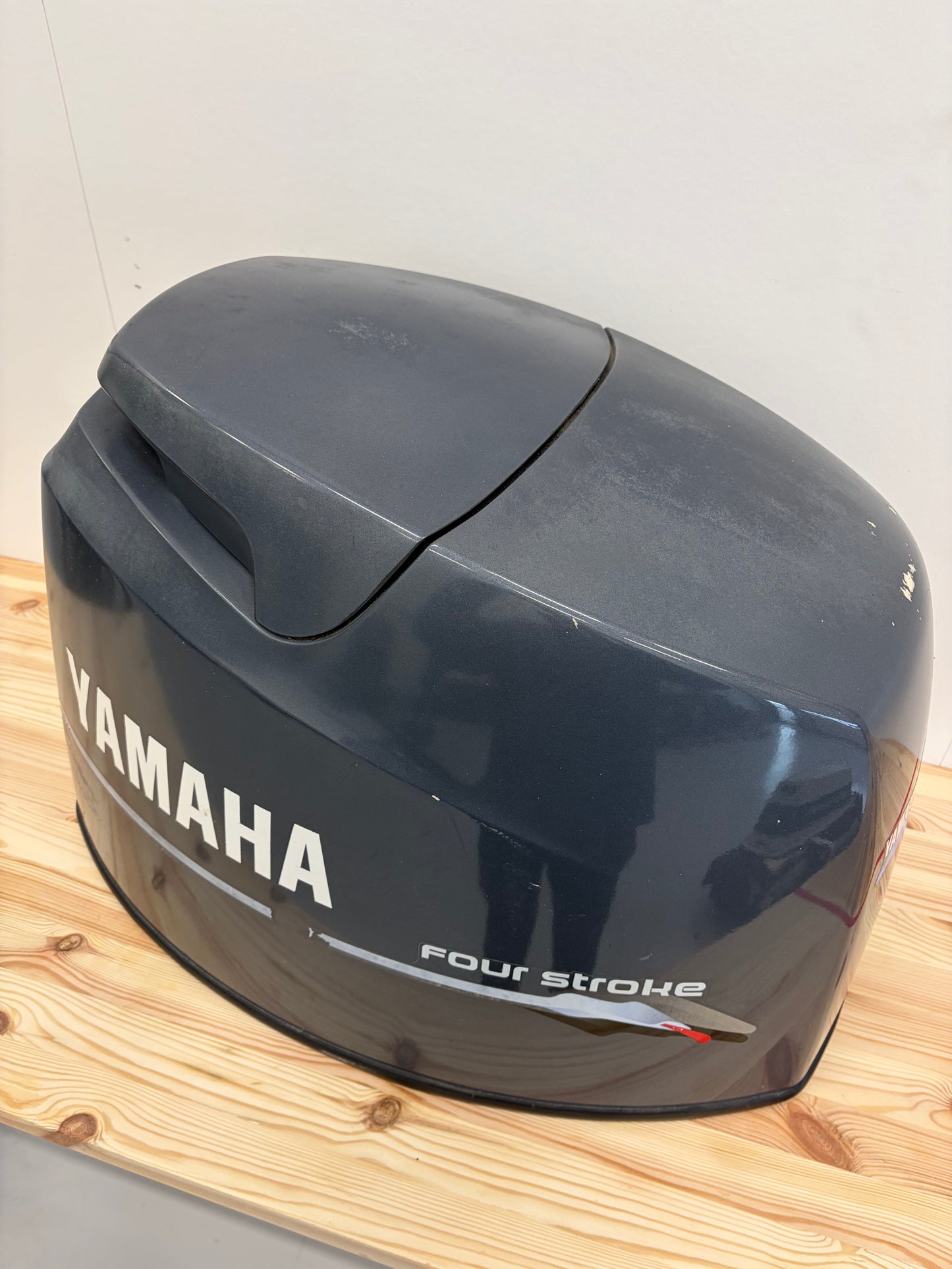 Motorkåpa Yamaha F80/F100 67F-42610-01-8D – bild 3