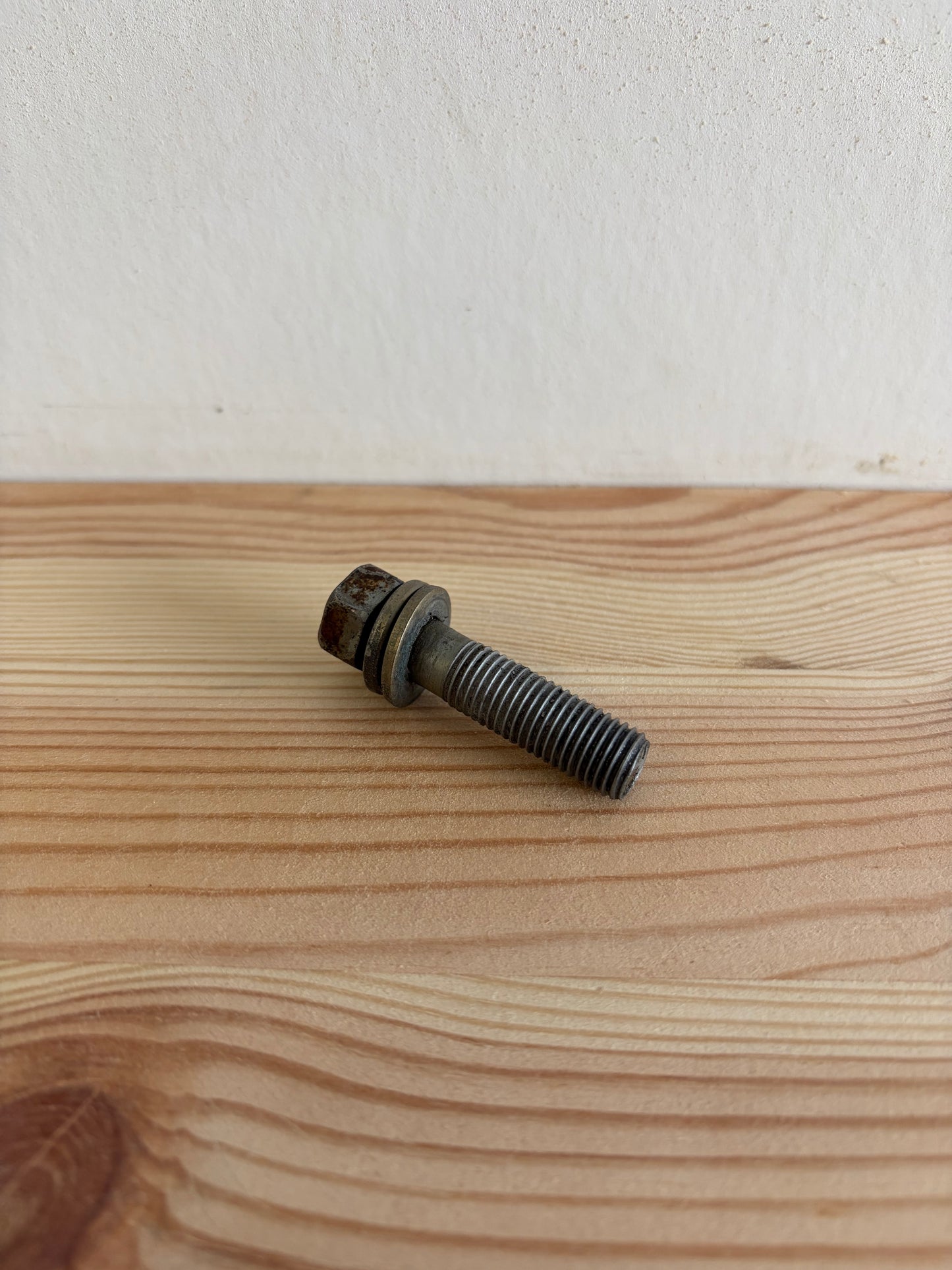 Växelhusbult Yamaha 97D75-10040 – bild 1